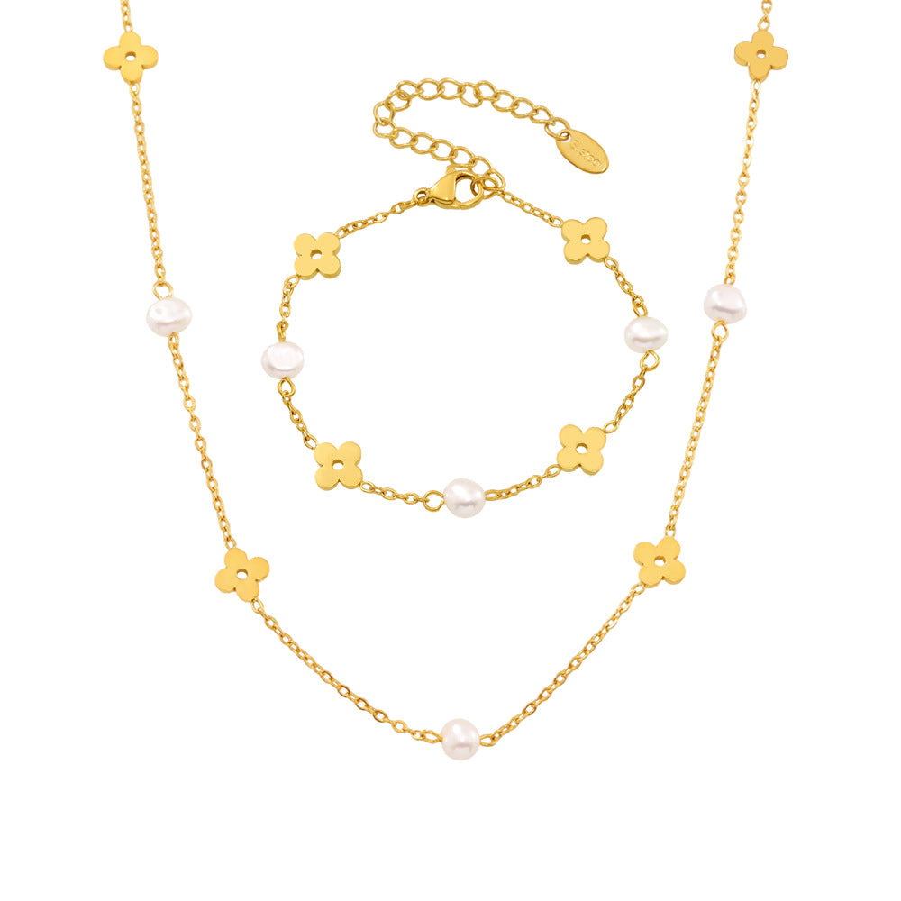 pearl clover necklace, lucky gold jewellery, dainty pearl necklace, freshwater pearl jewellery, stainless steel necklace, Susan Rose Jewellery